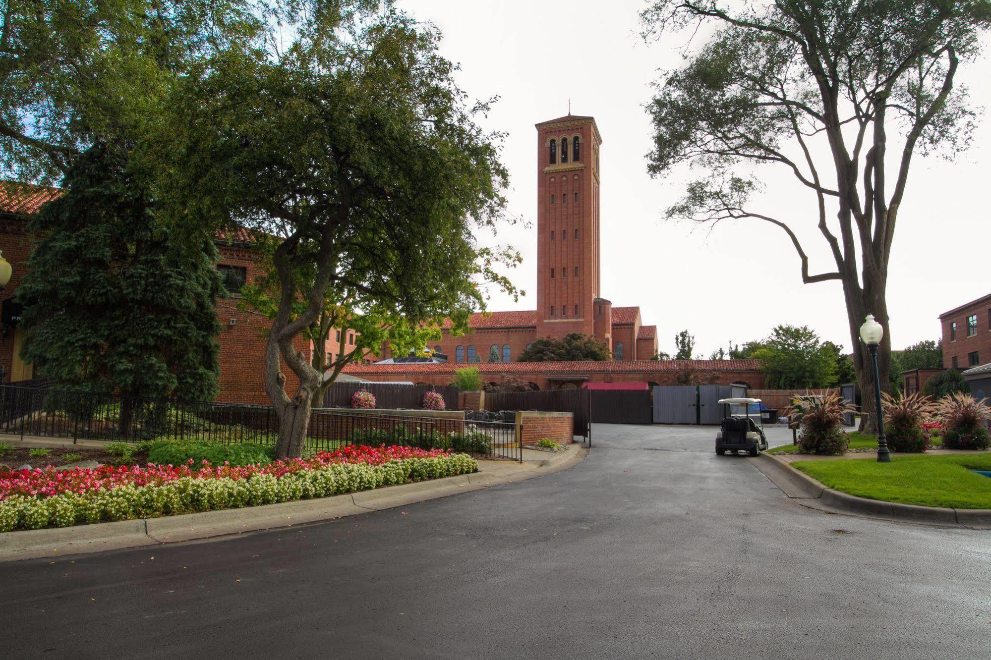 Saint John's 5*