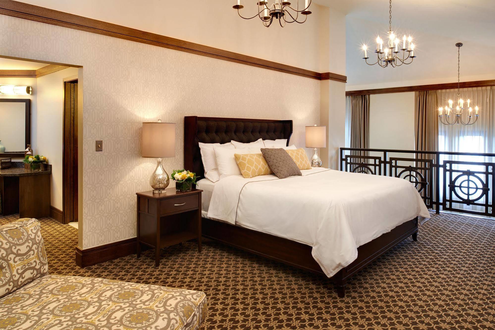 Saint John's Hotel 5*